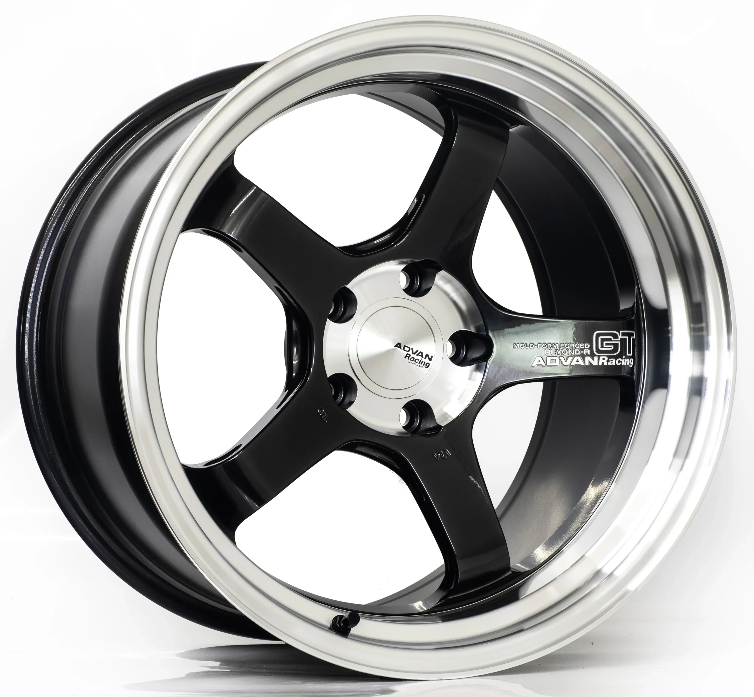 GT BEYOND-R 18X10.5 +24 5-114.3 DIAMOND CUT & DARK PLATINUM BLACK